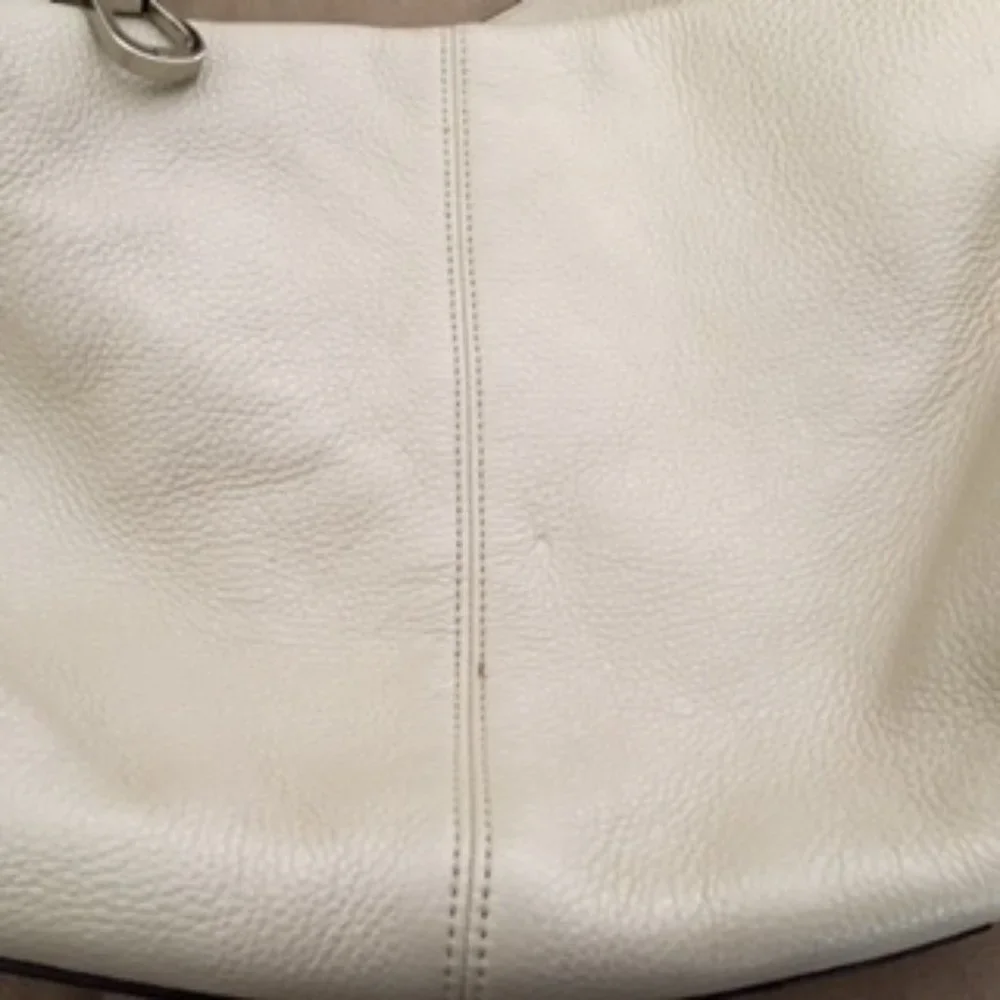 AVERY LEATHER SMALL HOBO (COACH F23960) SILVER/PEARL/IVORY